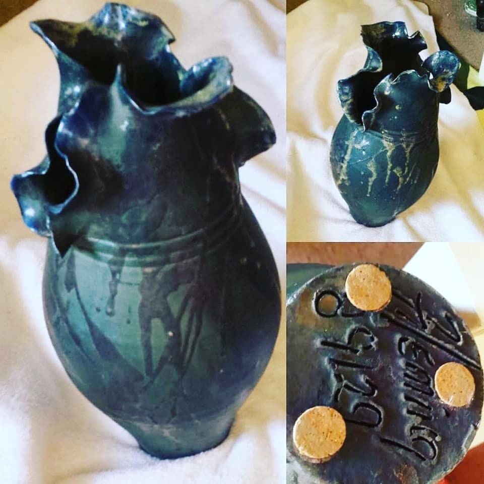DWedgeCreations's tweet photo. #etsy shop:Vase Abstract Pottery Slag,signed"Fleming"Modern Art https://t.co/Wjo26dJ9oX #fleming #art #slag #abstract #midcentury #pottery #vase #dripglaze #flemingart #flowervase #abstractpottery #artdeco #artpottery #potteryvase #wavyedge #rufflededge #gothic #gift https://t.co/GWlFoy2zhT