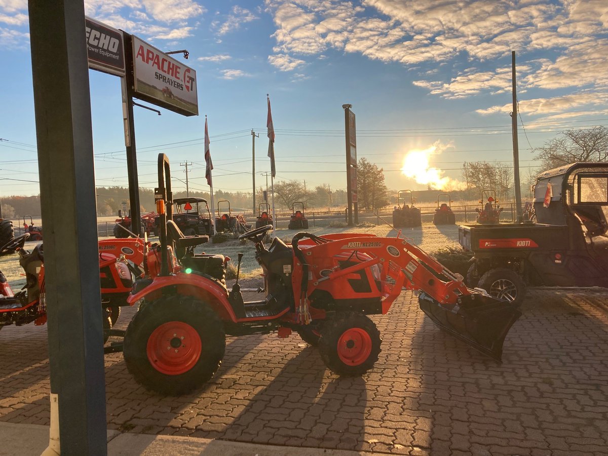 Egger_Truck's tweet photo. You might not have liked scraping your vehicle this morning, but the frost sure is beautiful!
#eggertruck #gettinchilly https://t.co/ZaPd4kM8WH