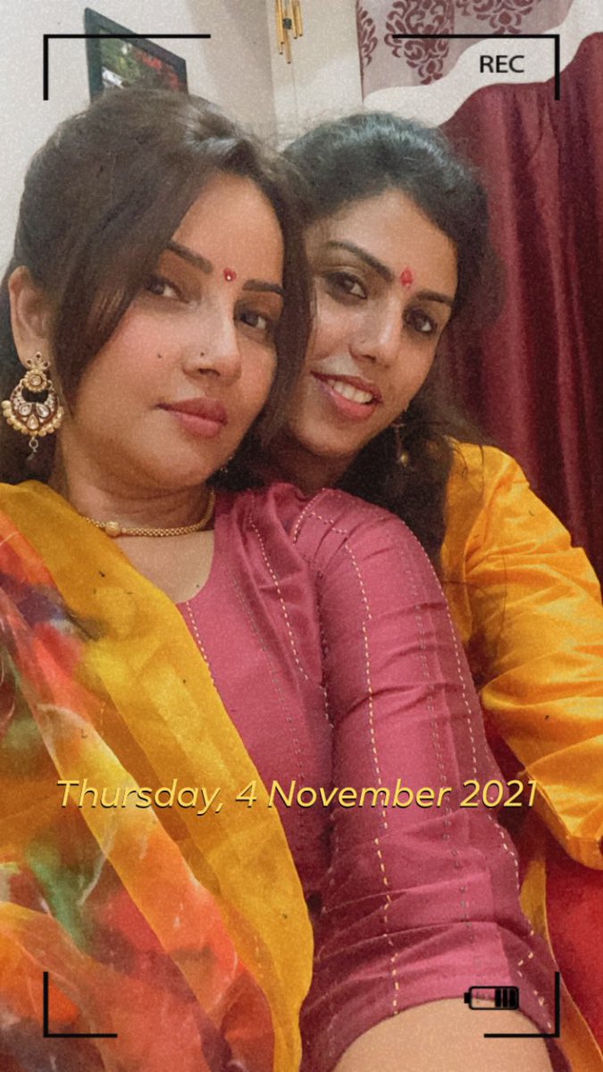 geetanjali800's tweet photo. मेरीवाली दिवाली 
#दीपोत्सव2021 #Dipawali2021
 #familtime  #home #puja #PictureOfTheDay https://t.co/iegkbgTn59