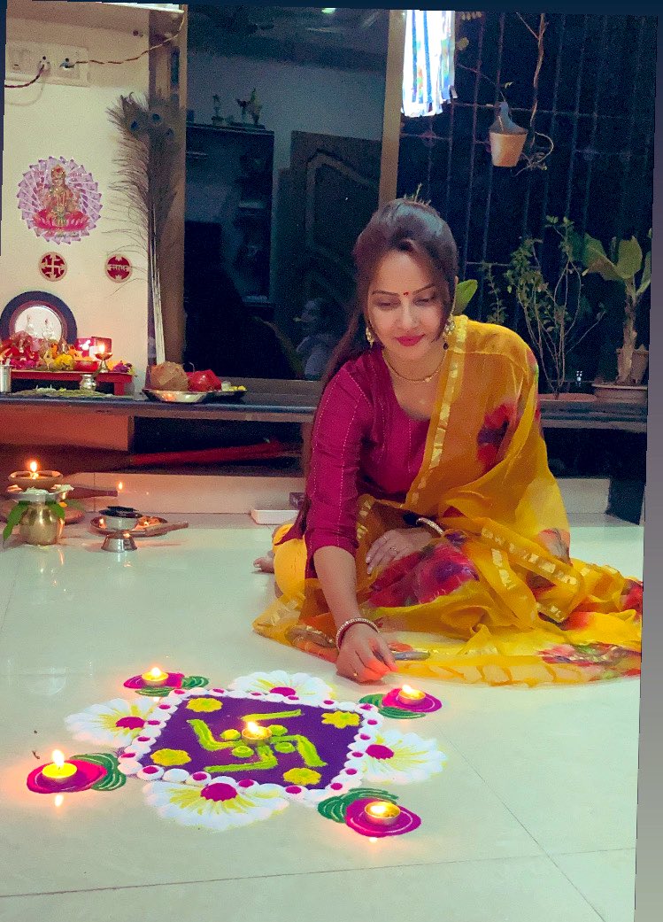 geetanjali800's tweet photo. मेरीवाली दिवाली 
#दीपोत्सव2021 #Dipawali2021
 #familtime  #home #puja #PictureOfTheDay https://t.co/iegkbgTn59