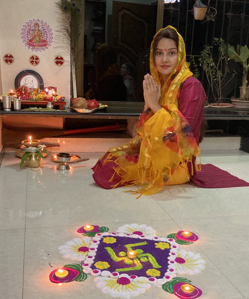 geetanjali800's tweet photo. मेरीवाली दिवाली 
#दीपोत्सव2021 #Dipawali2021
 #familtime  #home #puja #PictureOfTheDay https://t.co/iegkbgTn59