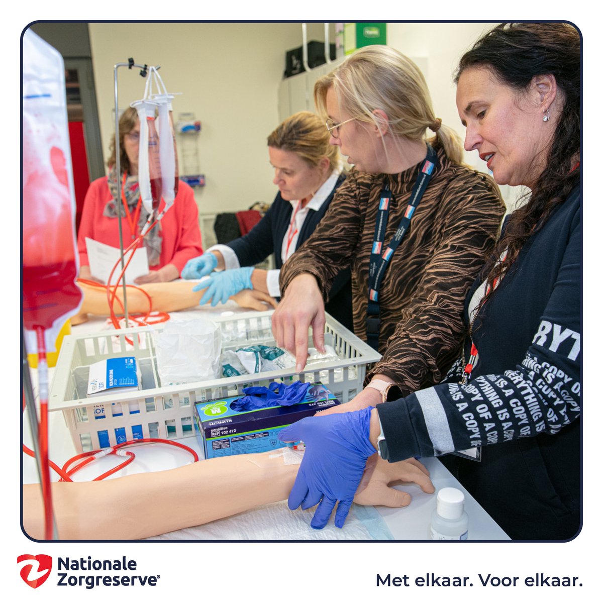 Kickoff reeks van 50 bijeenkomsten voor zorgreservisten groot succes. Met veel aandacht voor het deskundigheidsbevordering in skillslabs. Want een goede zorgreservist houdt kennis en vaardigheden up to date. ow.ly/8WAs50GGVnE
