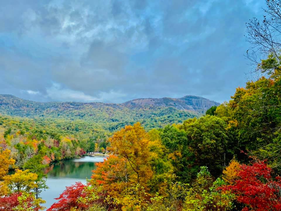 SC_State_Parks's tweet photo. Cool temps = fall color nearing it's peak in the Upstate!  Plan a trip to one of our parks along SC Hwy 11.  Check out our fall foliage reports from Table Rock, here: https://t.co/dnsFXc7yPf https://t.co/ah1rusyZau