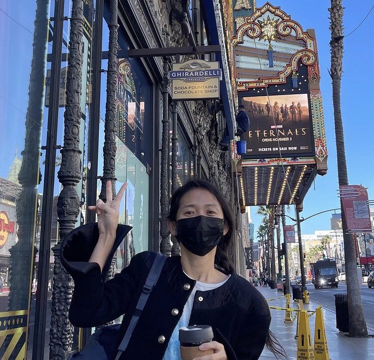 tracklist's tweet photo. Chloé Zhao, diretora de #Eternals, contou sobre a entrada de Harry Styles no MCU: 

“Fiquei atento em Harry S. desde que ele apareceu em 'Dunkirk' (…) E imediatamente pensei: 'Essa pessoa me faz pensar em Eros como um personagem’, e o personagem ganhou vida assim que o conheci” https://t.co/QBLXKgRGGJ