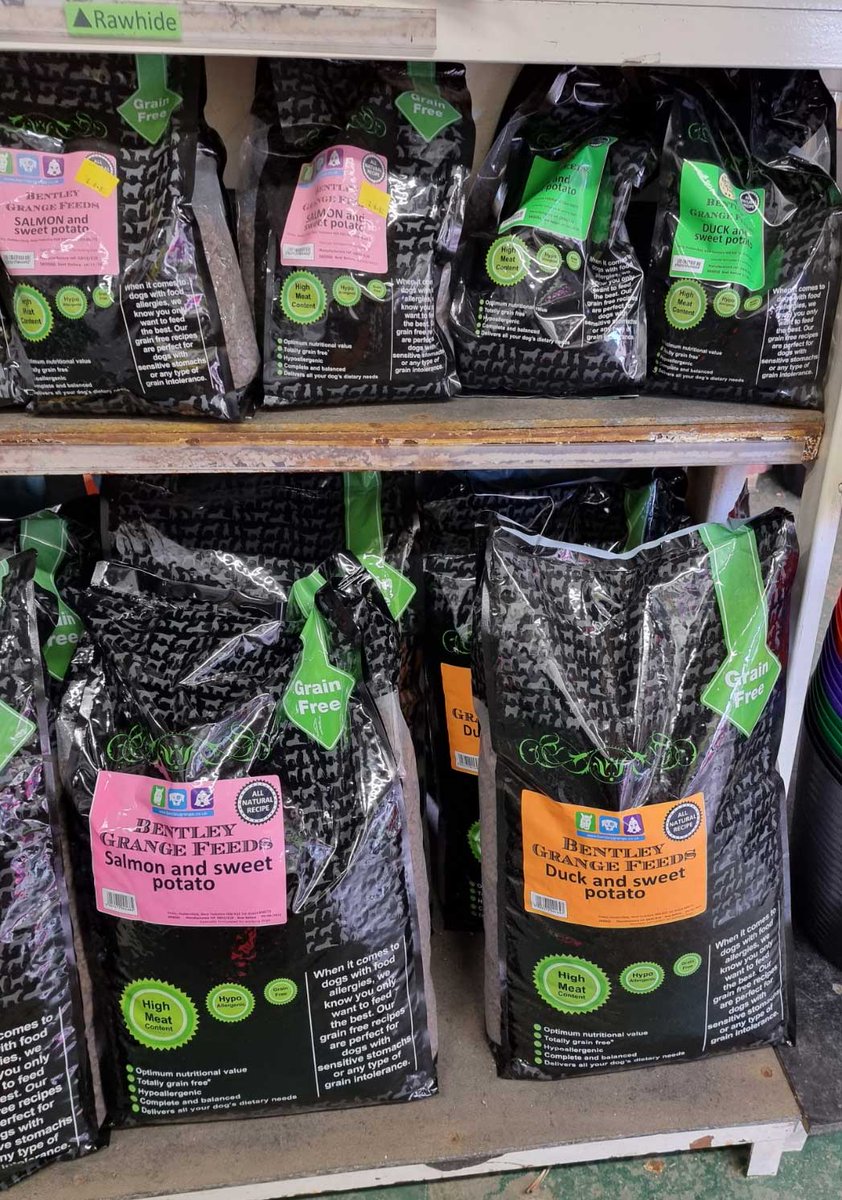 𝐂𝐨𝐦𝐞 𝐭𝐫𝐲 𝐨𝐮𝐫 𝐫𝐚𝐧𝐠𝐞 𝐨𝐟 𝐀𝐥𝐥 𝐍𝐚𝐭𝐮𝐫𝐚𝐥 𝐃𝐨𝐠 𝐅𝐨𝐨𝐝.
Here at Bentley Grange we sell a wide variety of #dog and #pet food. We also sell our own all natural dog food made to from high quality ingredients and designed to optimise your dogs nutrition. 🐶🐕