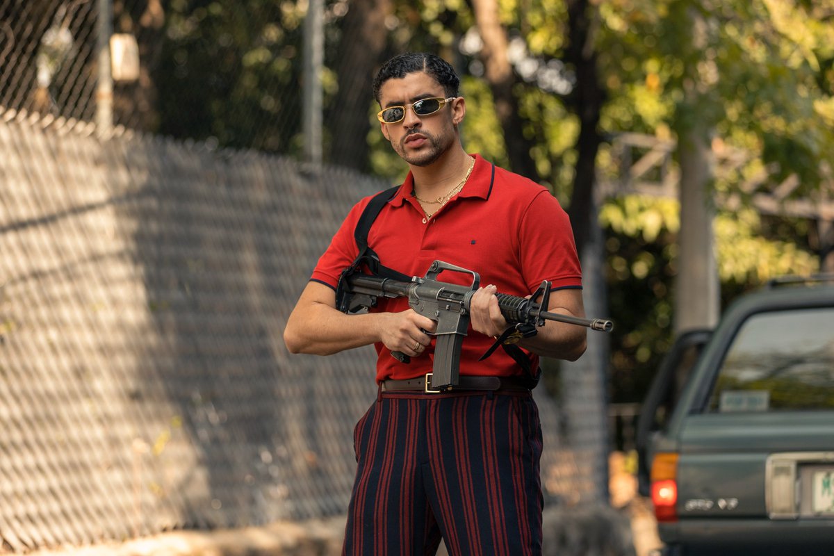 NetflixES's tweet photo. Tienes a Bad Bunny diciéndote "hola, bebé" en el minuto 4:58 del episodio 3 de la temporada 3 de #NarcosMéxico. De nada. https://t.co/qqoZ79We1a