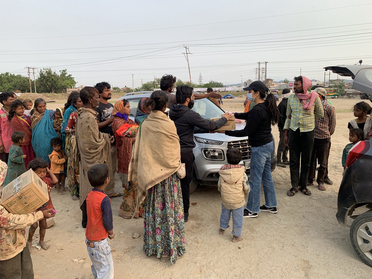 TeamAradhana's tweet photo. Diwali Distribution Drive 2021
#aaroh #JammuAndKashmir #Ngo #spreadinghappiness https://t.co/bLdKHzQ3GK