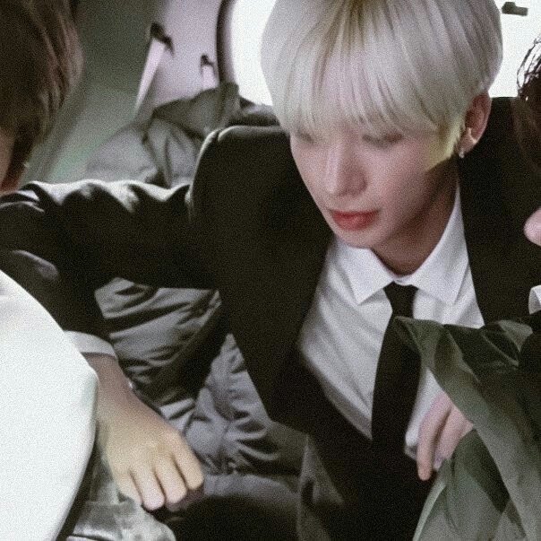 i_like_txt_'s tweet photo. #MAMAVOTE #txt 
2020 마마 레전드 남자들을 보셨는데
알티를 안하고 계신가요? ❤️ https://t.co/3n1MoPICrf