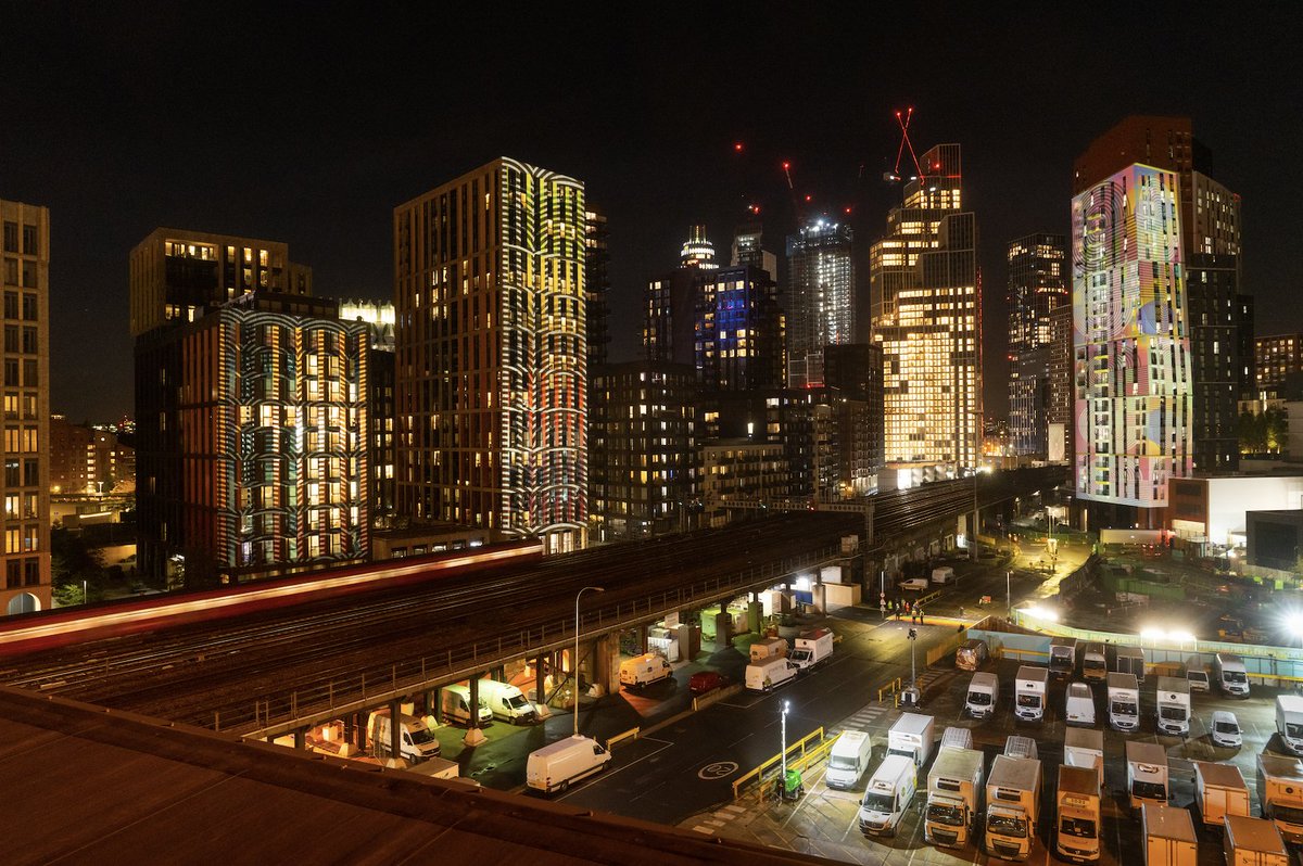 RFPropertiesUK's tweet photo. While we don't have any fireworks planned for #BonfireNight, we did help to bring something special to skies over Nine Elms last week.
We're proud to sponsor the #LineOfLight, celebrating the community and the route of the new Northern Line Extension.
https://t.co/LnJ9Lnl7hm https://t.co/cyUzbvnt9x