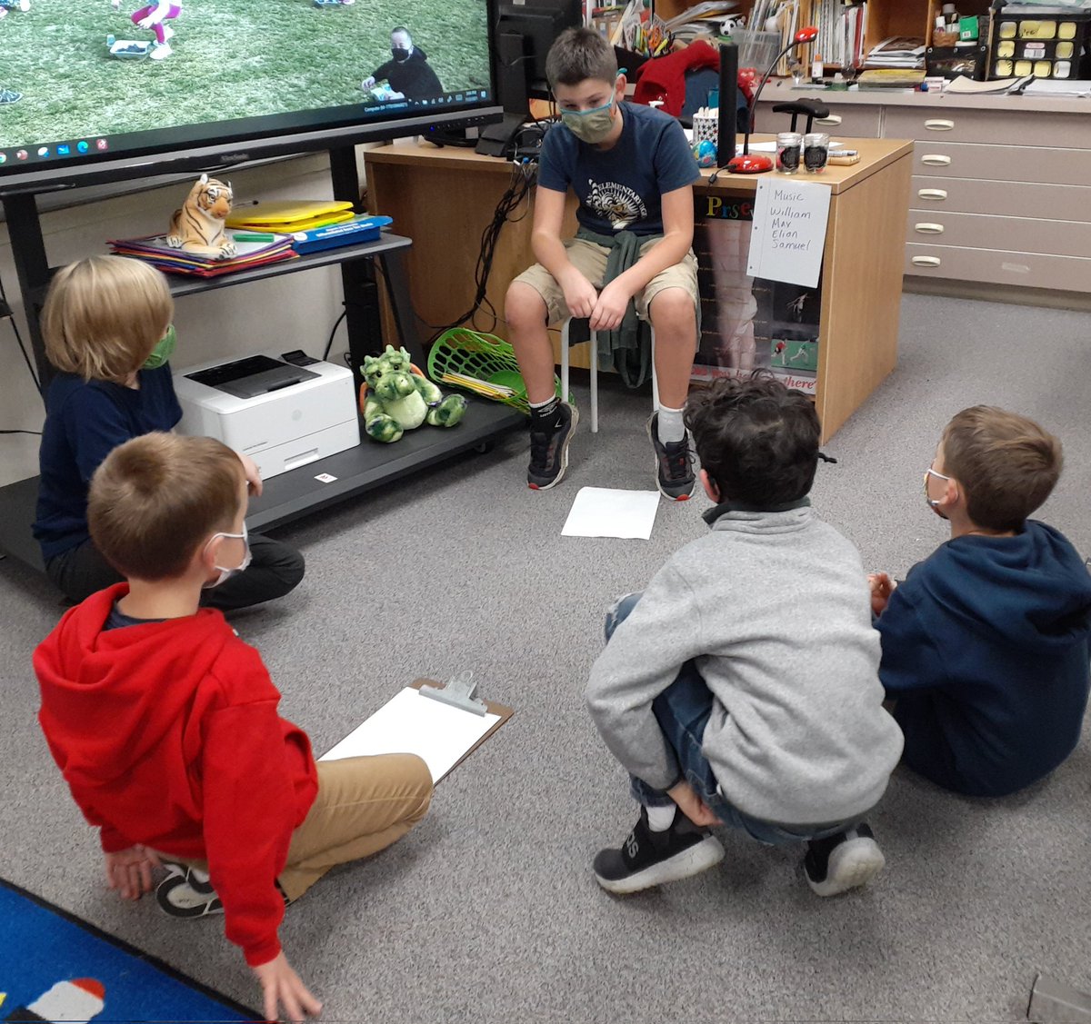 Interview day! 2nd asked 5th about past school experiences to gather another layer of info to answer DQ:How can we welcome new students, families &amp; staff to Sherman? <a href="/tacomaschools/">Tacoma Schools</a> @WholeChild253 <a href="/PBLWorks/">PBLWorks</a> #pblstrong #pblchat