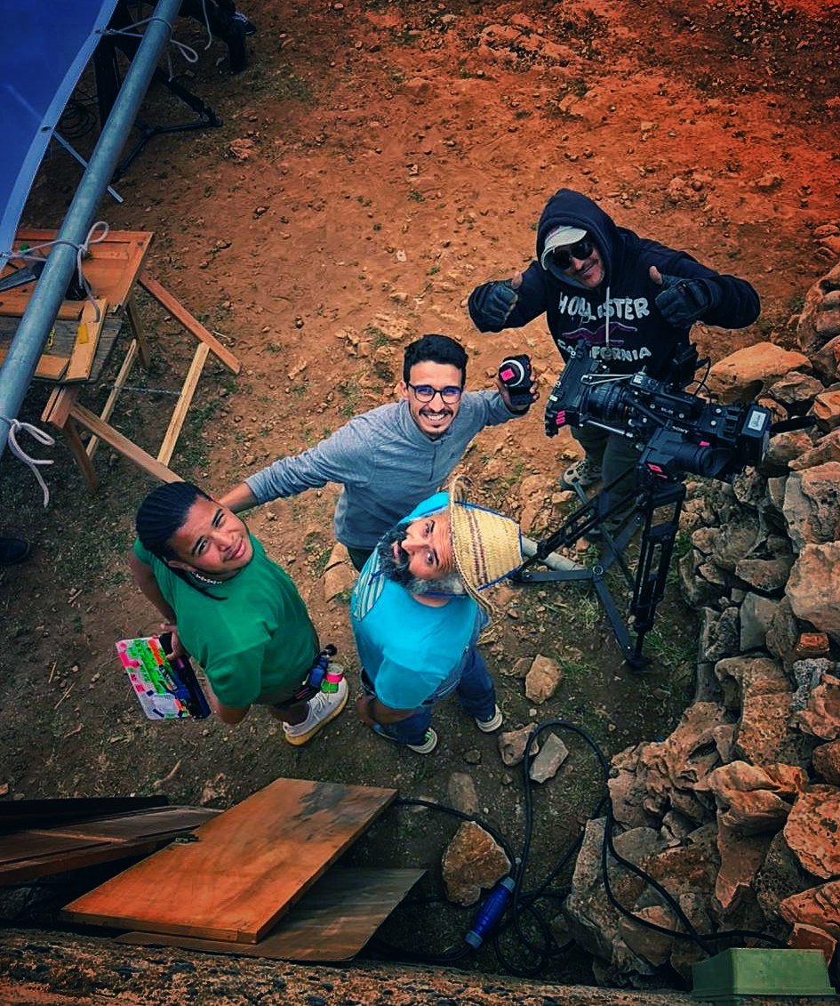 Smile melts ice, installs confidence and heals wounds, it's the key of sincere human relations.
(voltaire)