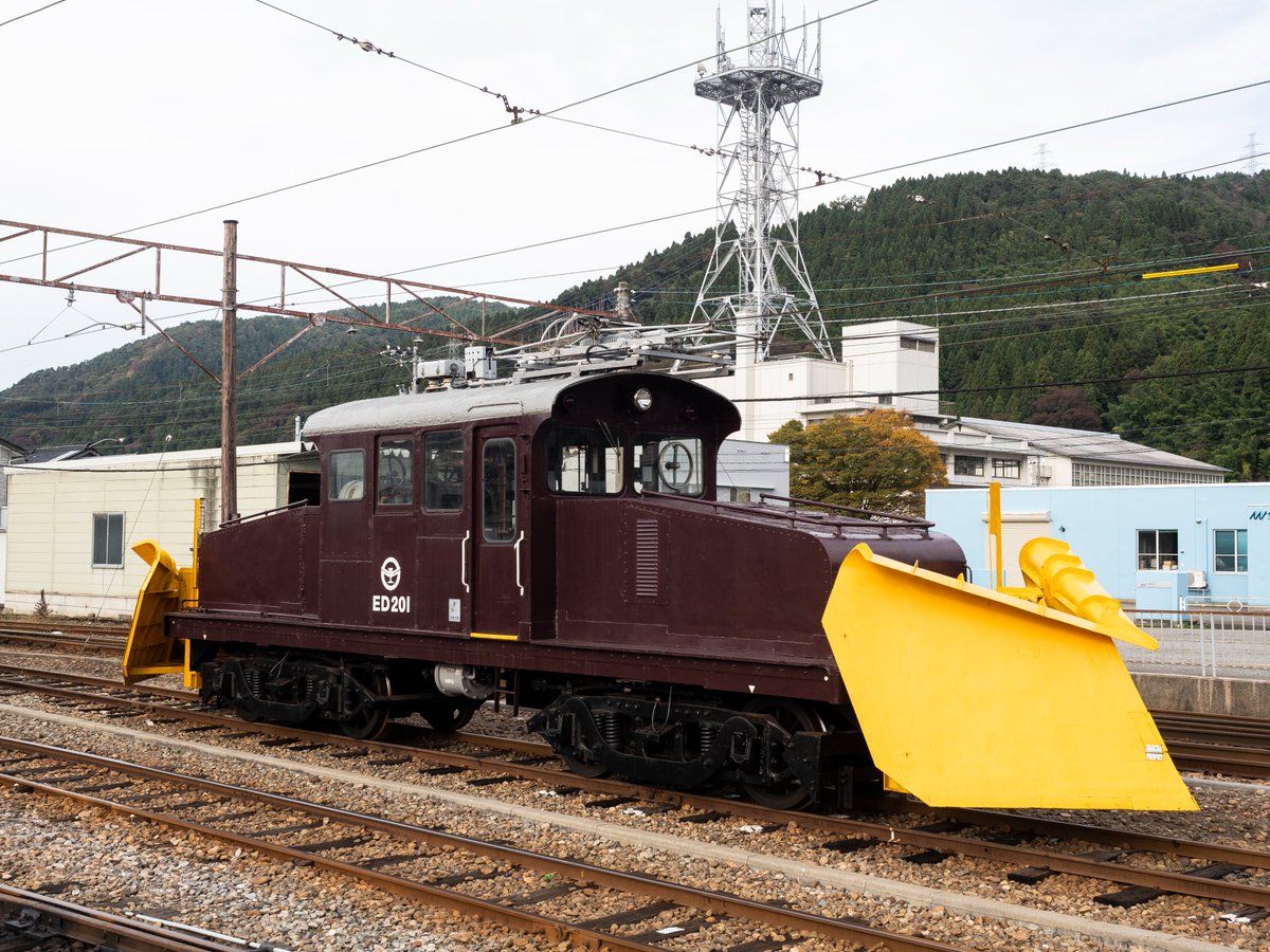 nGHvnuz8BHwd4a5's tweet photo. 北陸鉄道 ED20形ED201
鶴来駅にて待機してましたw
#北陸鉄道 #北陸鉄道石川線
#ED201 #鶴来駅 #渋いね https://t.co/Yx9yWRG6FZ