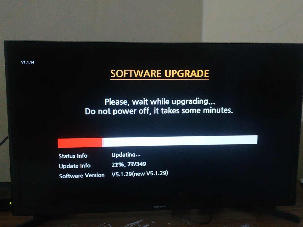 copruls's tweet photo. @FirstMediaCares minnnn kenapa tv saya error udah 3 hari software upgrading nya fail terus https://t.co/kWbhmbBdbL