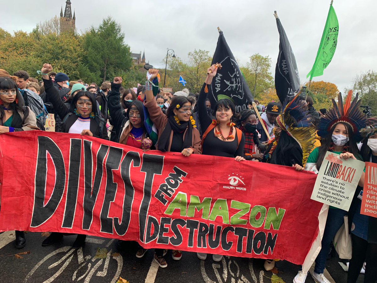 AmazonMiller's tweet photo. Amazon Indigenous youth from Ecuador &amp; Brazil lead the Youth Climate Strike at #COP26, demanding #LandBack and for banks to Divest from Amazon Destruction! https://t.co/yV0sgisb5v
