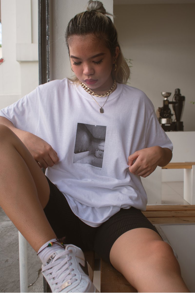 _atwrld's tweet photo. 📷
FOURTH STREET PHOTO TEE
PHP 640
NOW AVAILABLE AT @fourthstreetcafedvo
#ProjectFOURTH
#4thCollaboration
#FourthStreetIsOneOfTheFew
#BeOneOfTheFew https://t.co/TSczmsUPp0