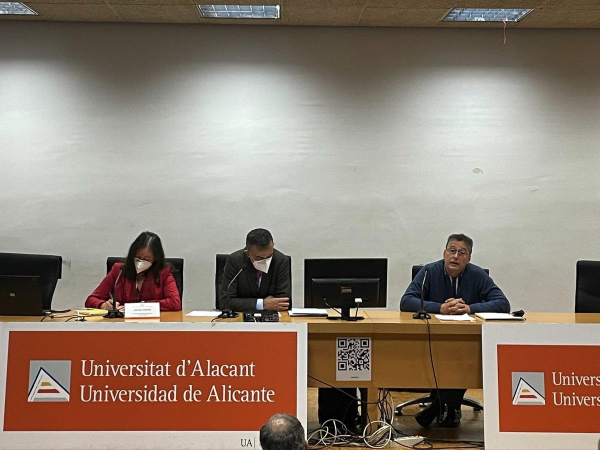 carmen_diazmora's tweet photo. Asamblea de @ALdEconomia en la que se avanzan las nuevas iniciativas de la asociación y fechas de siguientes jornadas de docencia y #EncuentroEconomiaAplicada. El coeditor ejecutivo de #AppliedEconomicAnalysis, Prof. Requena, nos informa sobre la muy buena marcha de la revista. https://t.co/FhDS3Z9PKz