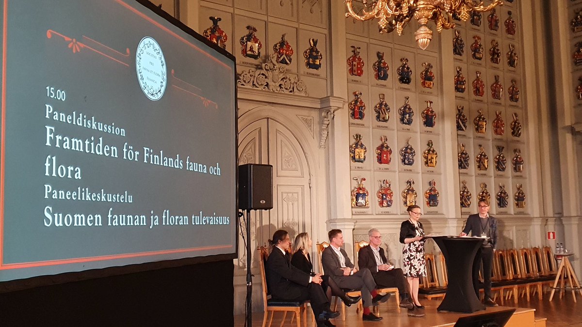 Leif_Sch's tweet photo. #SFFF200-symposiet jatkuu med en kaksikielinen paneldiskussion, keskustelijoina @AksuLehikoinen, @MariaHallfors, @MMonkkonen och Erik Bonsdorff. Framtiden för Suomen fauna ja floora - hurdan se on? https://t.co/WIaQ5oR8Q6