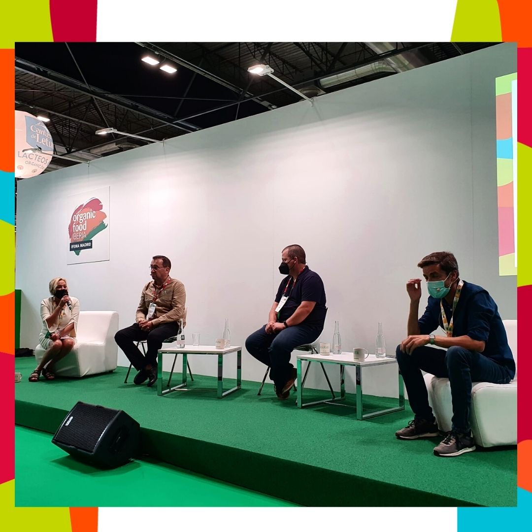 Mercavalencia1's tweet photo. Com passa el temps! 🤦♂️ Fa un parell de mesos vam participar en l'@FoodIberia amb la nostra #Ecotira 🍊🍅.
Quins records 💭... Tota una experiència, amb #HortBio! 🤩
#Mercavalència #valència #detemporada #deproximitat #compralocal #economialocal https://t.co/L1vIqGOrkE