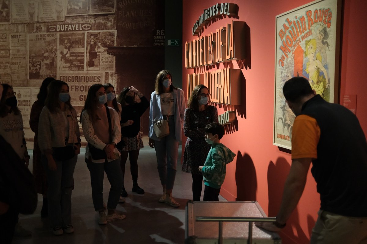 innn's tweet photo. Visita en familia a @CaixaForum para seguir aprendiendo con la exposición #CartelesVidaModernaCaixaForum 💛  Un must para los enamorados del arte y el contexto cultural en el que vivimos.

https://t.co/NA11revb5S https://t.co/3ILWox64TA
