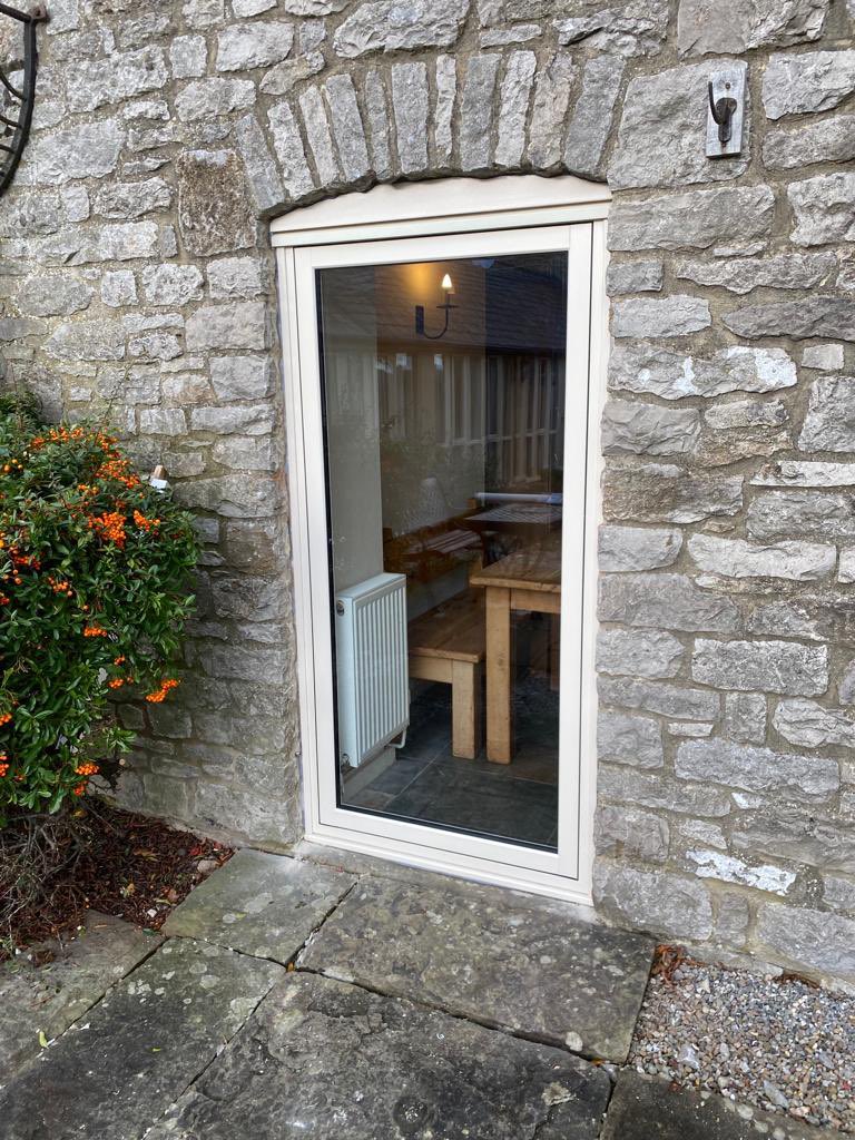 DMWINDOWS's tweet photo. Recently fitted in Derbyshire evolution timber look joint windows. For more detail please visit https://t.co/x8sbzCqrzF or call us on 0115 984 5943 for a free quote https://t.co/FJ9pvDel94