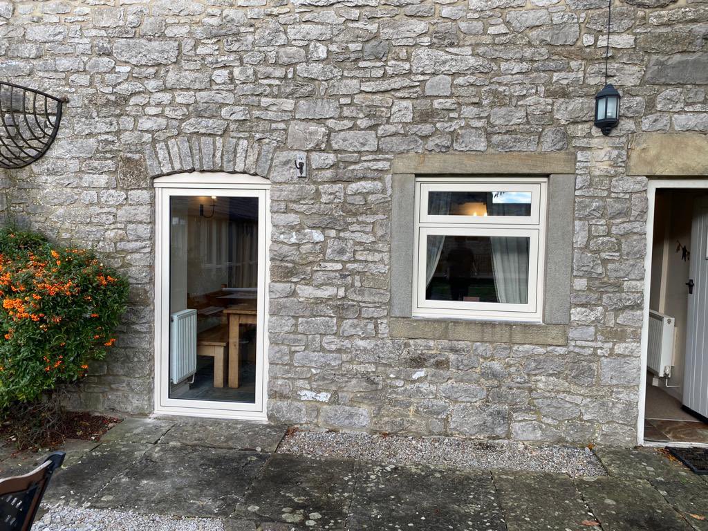 DMWINDOWS's tweet photo. Recently fitted in Derbyshire evolution timber look joint windows. For more detail please visit https://t.co/x8sbzCqrzF or call us on 0115 984 5943 for a free quote https://t.co/FJ9pvDel94