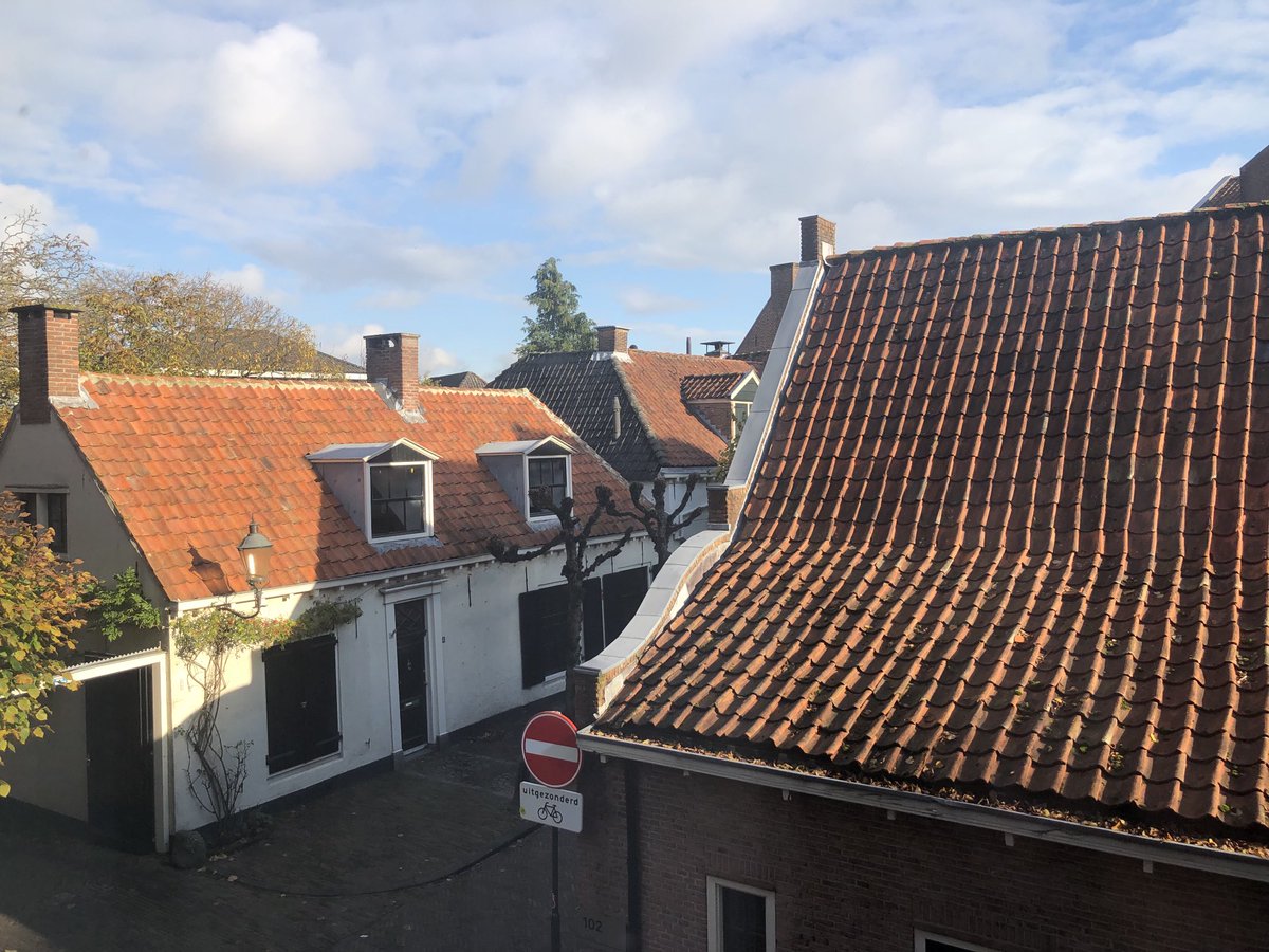 RositaSteenbeek's tweet photo. Uitkijkjes vanuit mijn moeders nieuwe onderkomen. #Muurhuizen, Amersfoort https://t.co/mI3TYclx2U