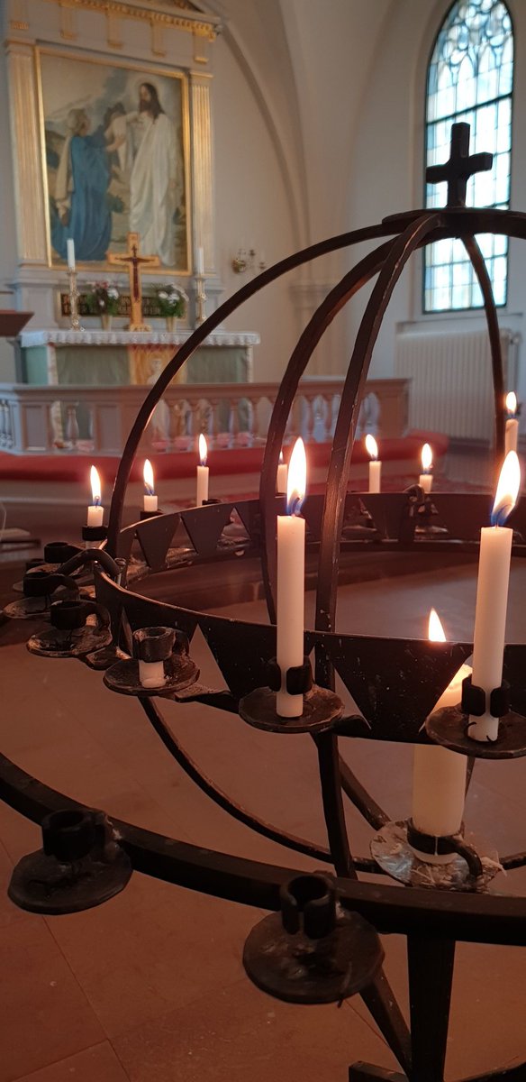 jacobsunnliden's tweet photo. Jag sitter i kyrkan fram till ca 1630 idag och tänder gärna ett ljus för dig eller någon du tänker på. #levavidare #svenskakyrkan https://t.co/v4wff5j1JQ