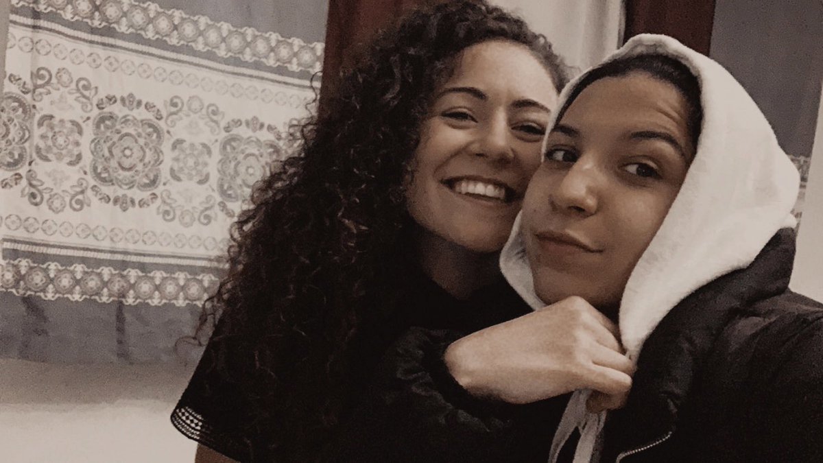 helenallanos10's tweet photo. como quiero tanto a esta personita 🤍🤜🏼 https://t.co/GSIoMxoFES