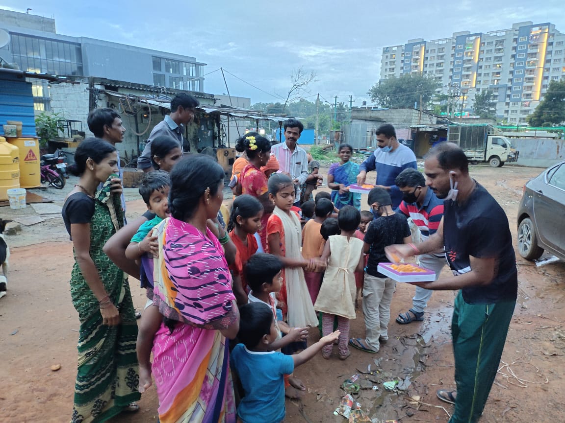 imagine_trust's tweet photo. The #ImagineTrust and #ImagineClothesBank wish everyone a very happy Diwali. A day of sharing joy by the #Imagine volunteers. 
@nitin2kool @prem2kl https://t.co/Ex8ns8UEio