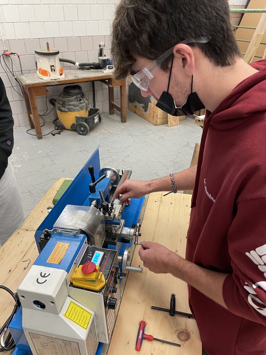 BVAHS_TECH_ED's tweet photo. Bryce on the mini-lathe turning down some aluminum. #bvaengineering https://t.co/wYAgWlhd98