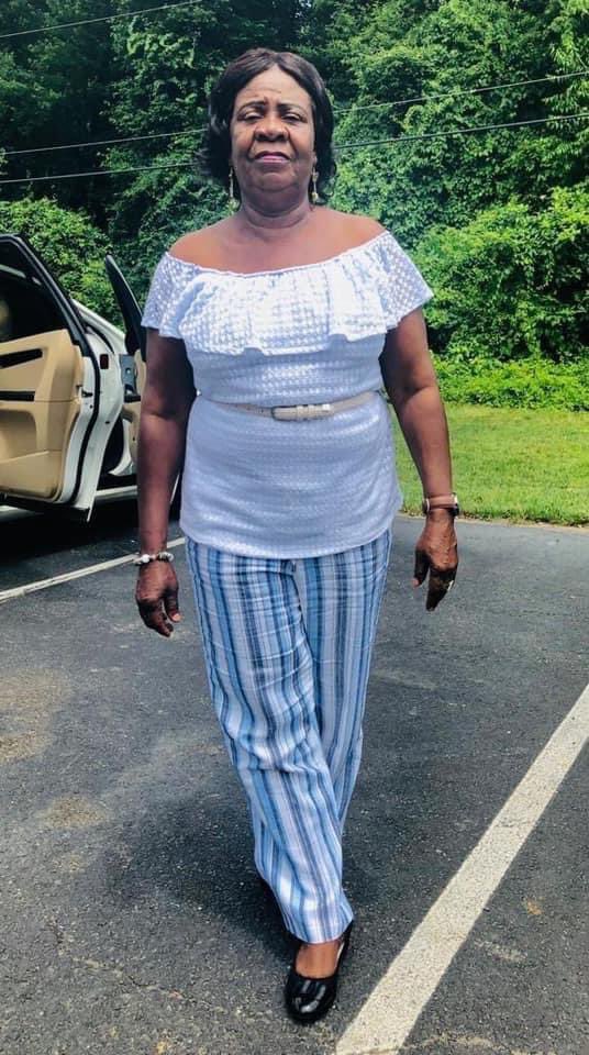 ROYXTAYLOR1's tweet photo. Happy birthday, Mommy dearest! May God cater you with your daily bread and make you feel as blessed as you could be.ย ๐๐๐๐ธ๐๐๐โค๏ธโค๏ธโค๏ธโค๏ธ https://t.co/Wq7dgr0DA2