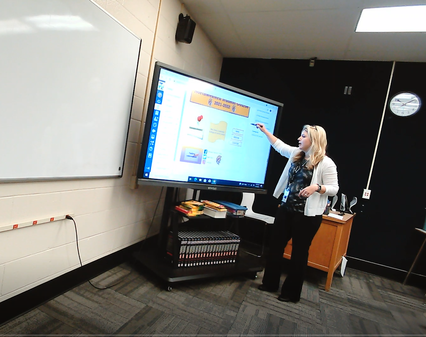 nhsmediacenter's tweet photo. Ms. Middleton has been out and about all week working with students in their classrooms. Let her know if you would like her to visit your classroom. @RHSD_LMS https://t.co/06qSC88hTU