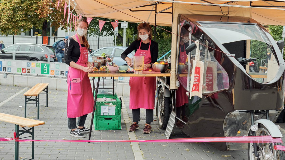 Keep rolling! Das RESTLOS Rad geht zwar in die Winterpause; unsere Mission – Bioabfälle minimieren und richtig entsorgen – bleibt jedoch bestehen. Wir bedanken uns für die Zusammenarbeit mit der <a href="/senuvk/">SenUVK</a>, <a href="/BSR_de/">Berliner Stadtreinigung (BSR)</a>, <a href="/yesilcember/">Yesil Cember</a> und der @WBM_Berlin
