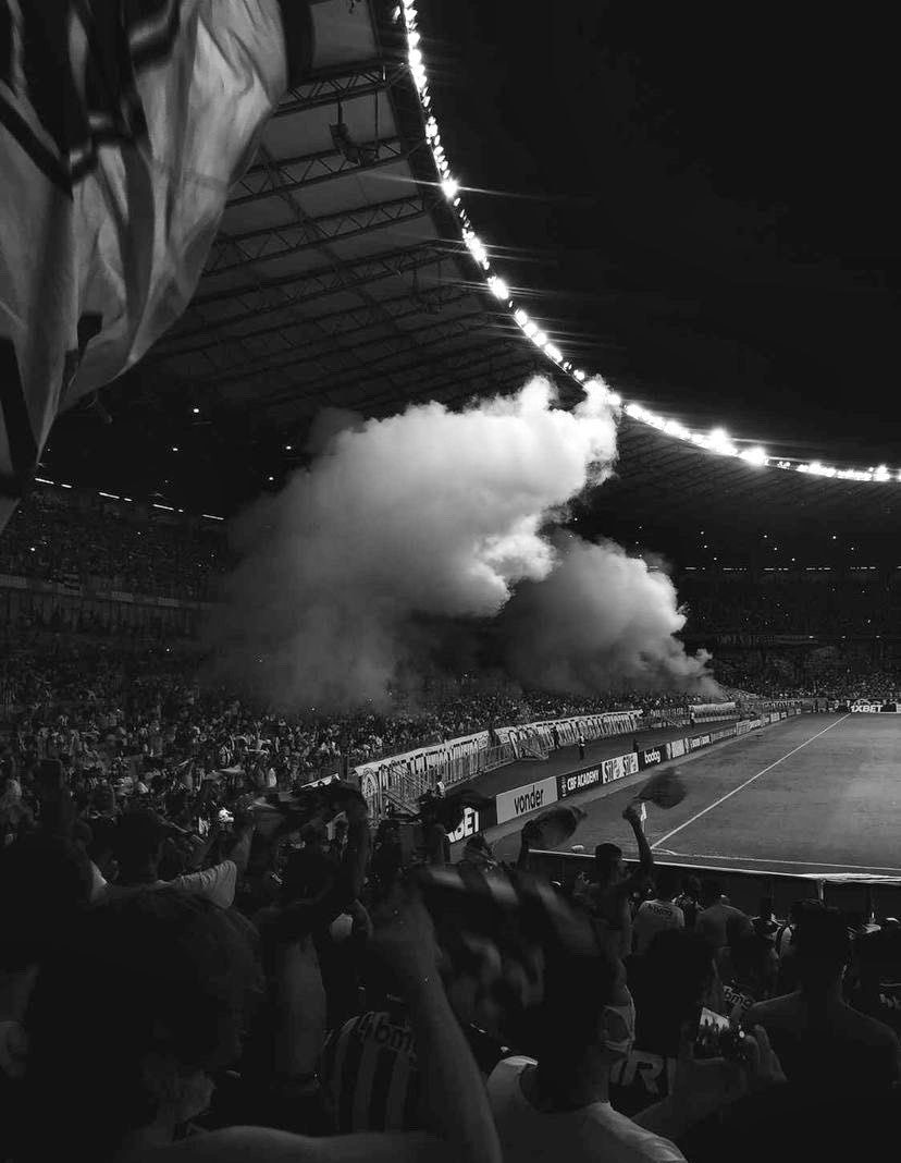 Atletico's tweet photo. #AMassaFazTremer 🤍🖤🏟 

📸 Instagram: bellealves_ https://t.co/TmLDohfrhz
