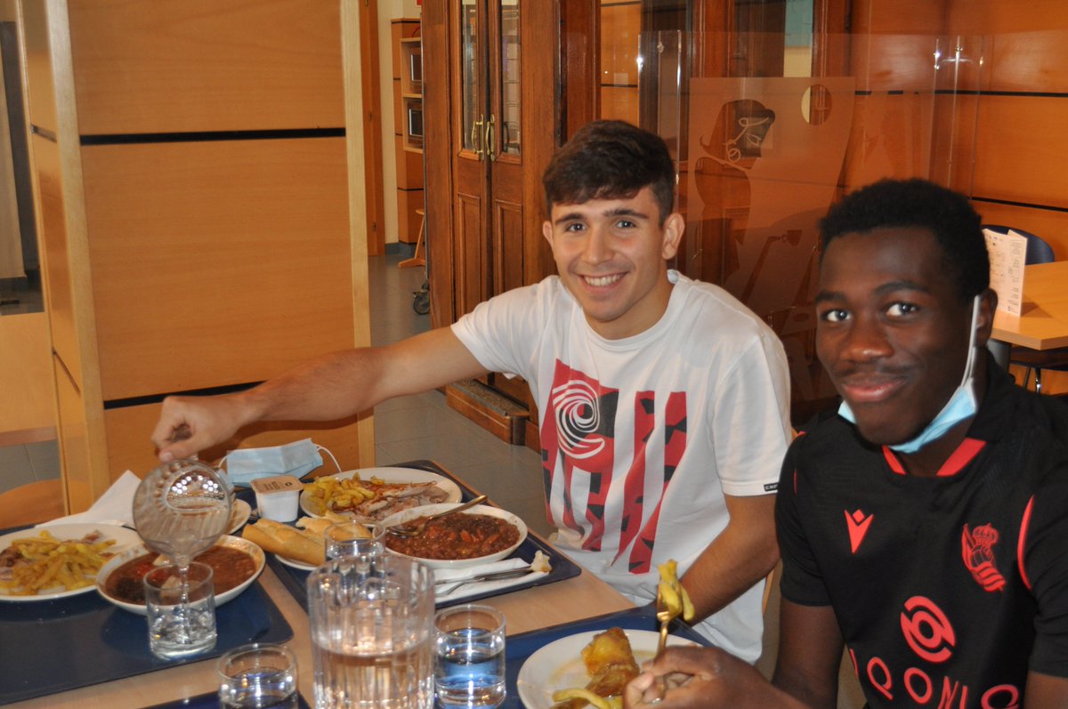 Día del producto local en OLARAIN. On egin!! #olarain #Askora #diadelproductolocal #colegialesolarain