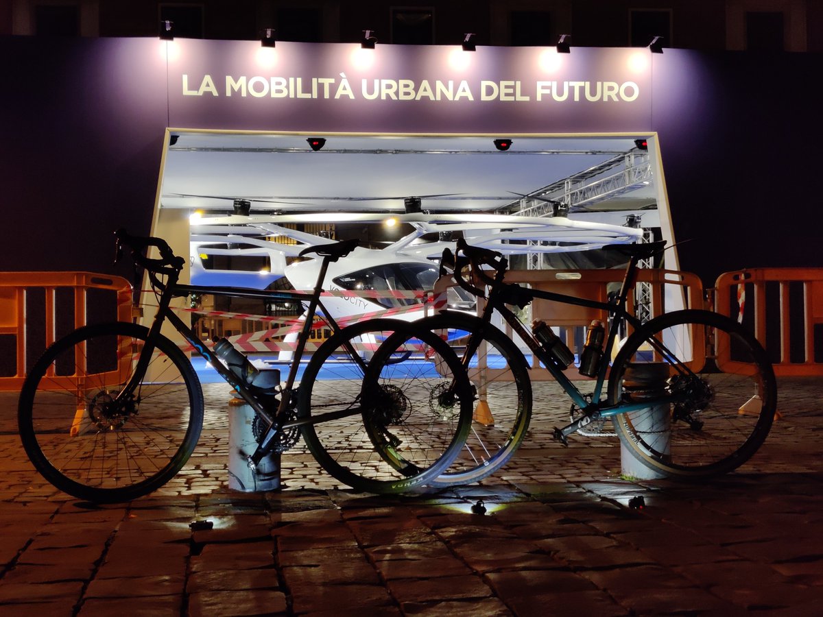 emanuele.decup.is tweet media