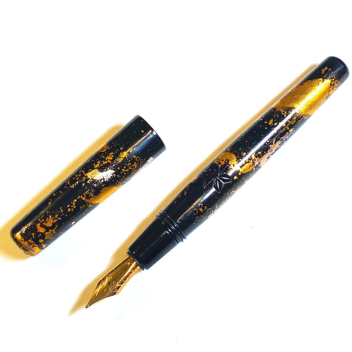 genesis_pen's tweet photo. Introducing the limited edition of Sea of Japan (Nightfall). 

#genesispen #urushi #fountainpen #fountainpens #fountainpenaddict #fountainpennetwork #fountainpengeeks #fountainpencollector #fpnibs #万年筆 #fpn #madeinhongkong🇭🇰 https://t.co/ugS7ACW47C