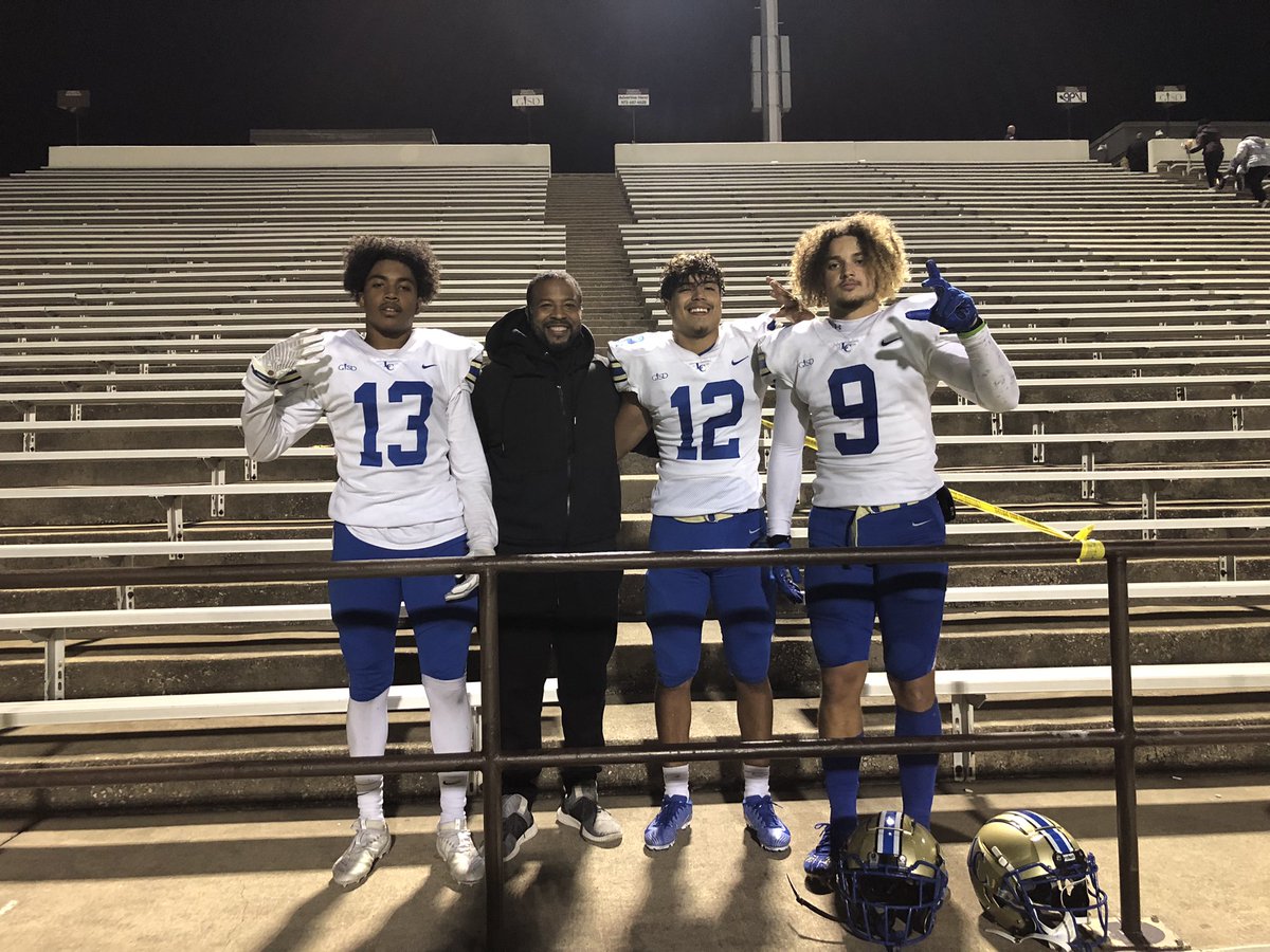 I was able to watch these guys play their last h/s game, though I couldn’t be on the sideline with you guys. It was an honor to watch from the stands. I am extremely proud of you guys. <a href="/IsaiahxEllis/">Isaiah Ellis🃏</a> <a href="/JosephArm2022/">Joseph Armstrong</a> <a href="/danieladame_009/">daniel</a> thanks for taking care of them <a href="/saincilaire/">Coach Ant Saincilaire</a>