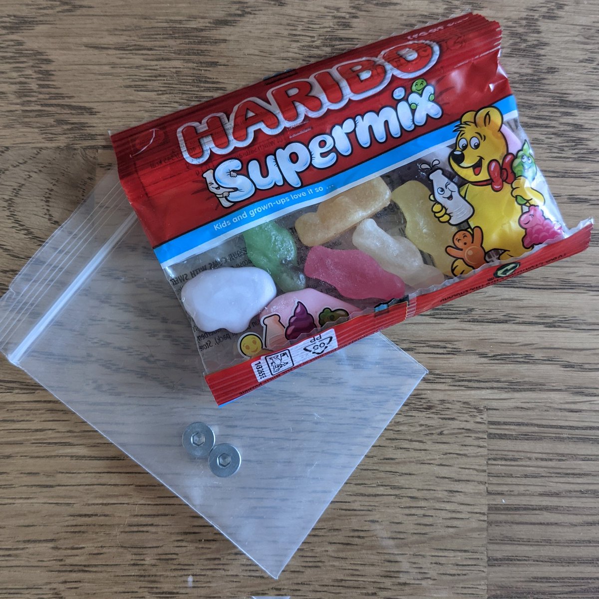 Thanks @3LeggedThing for sorting me out with a couple of new screws for my Ellie Short PD...and the Haribo! Sweeeeeet 😉👍🙏