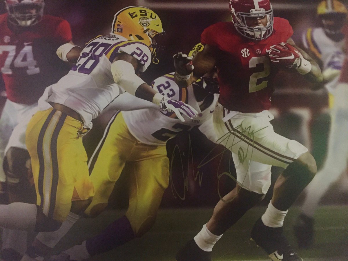 garyharris_wvua's tweet photo. It’s almost time for the TGIF edition of The Gary Harris Show at 9 a.m. on @Tide1009 
10:00 @brettsportz 

10:30 Former MLB pitcher Lance Cormier presented by @crossfitcandor 

Plus, we will be giving away this fantastic “King Henry” print by Greg Gamble, hand signed by Derrick. https://t.co/UafJZeu7a3
