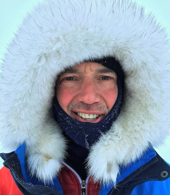 How far would you go for #climate science? 
Adventurer Justin Packshaw would answer... about 2500 miles! 
You can hear all about his upcoming expedition to Antarctica (in collab. with <a href="/esa/">European Space Agency</a> and @nasa) live this Sunday at #cop26 Extreme hangout panel: extremeinternational.com/cop26-glasgow