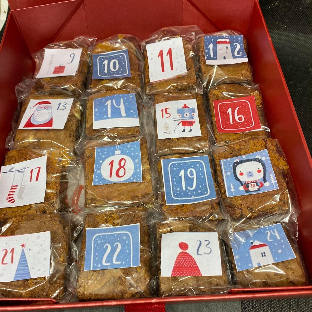 stan_border's tweet image. Shameless plug for my hooman's delicious Brownie Advent Calendars available to order now from @jenisbrownies 
jenisbrownies.co.uk/store/p53/brow…
#adventcalendar #chocolatebrownies #christmas
