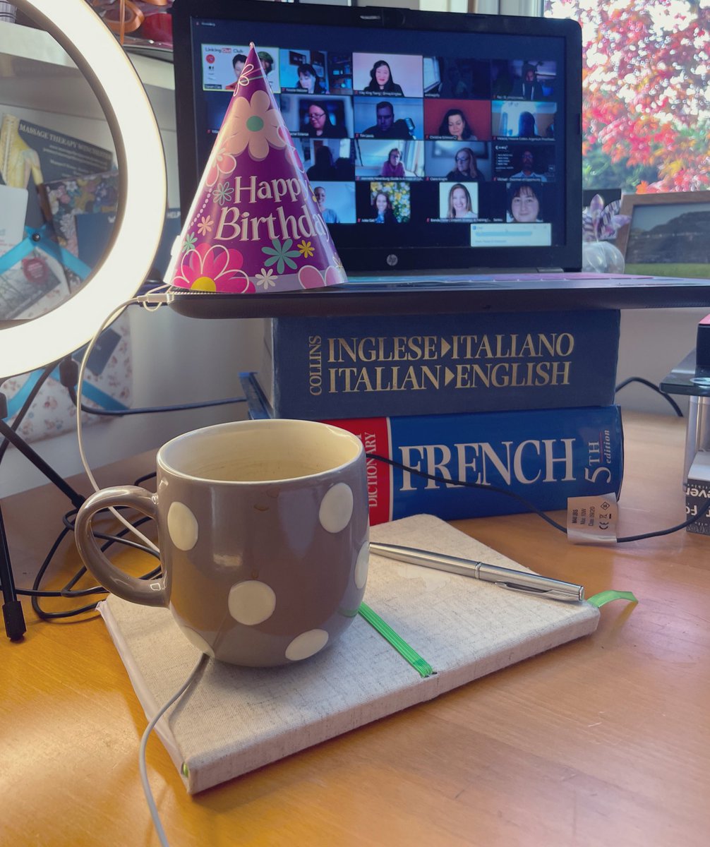 _njwebster's tweet photo. I’ve already got FOMO hearing about #Atomicon and @MayKingTea hasn’t even started speaking yet at #LinkingOutClub with @CurlyClay 

Ps do you like my fancy new laptop stand😂 https://t.co/BuhEpa8fu7