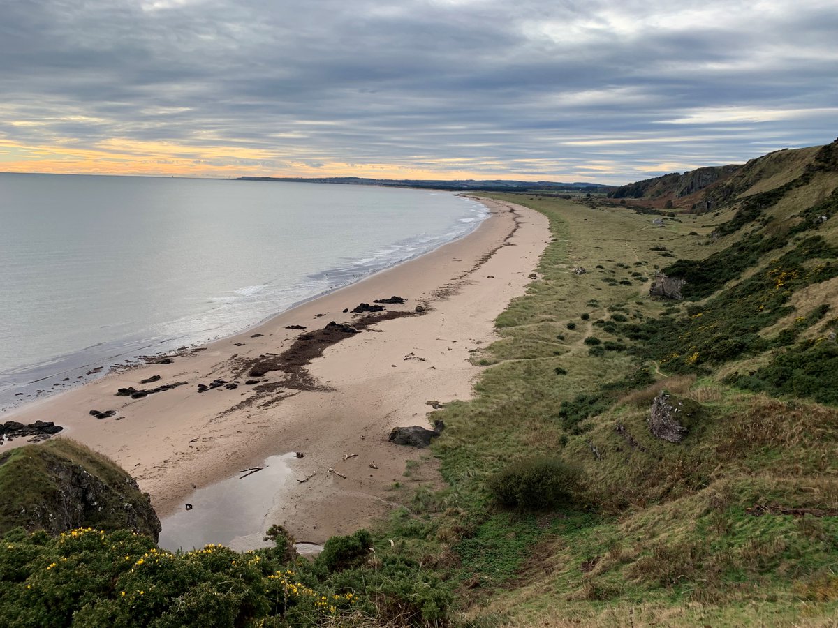 MontroseSnap's tweet photo. Very calm along the beautiful @Visit_Angus coast today.  Thanks to James for emailing in the #CoastSnap. https://t.co/hlkwa3Jo68