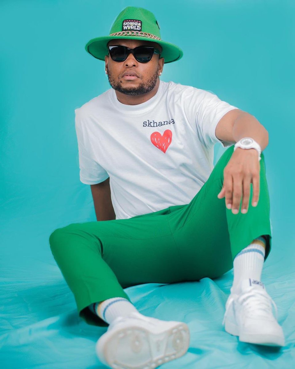 ElricShEiGo's tweet photo. I can’t get enough of #PLAYBACKVid by @MrCashtime. He went all out on the visuals.🔥🙌🏽
https://t.co/8L6CR16nqB https://t.co/3Mu9oOJ5ZL