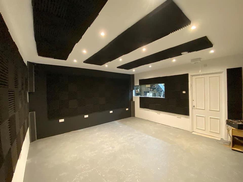 frontiererband's tweet photo. TRANSFORMATION COMPLETE.
HQ is ✅
Time to get those tour sets rehearsed.
First up with @D_S_H_S in April.
Outlier Sound
#frontierer https://t.co/PUqByACHFF