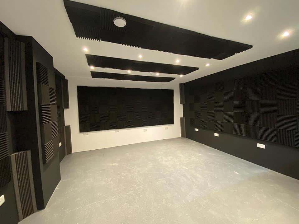 frontiererband's tweet photo. TRANSFORMATION COMPLETE.
HQ is ✅
Time to get those tour sets rehearsed.
First up with @D_S_H_S in April.
Outlier Sound
#frontierer https://t.co/PUqByACHFF