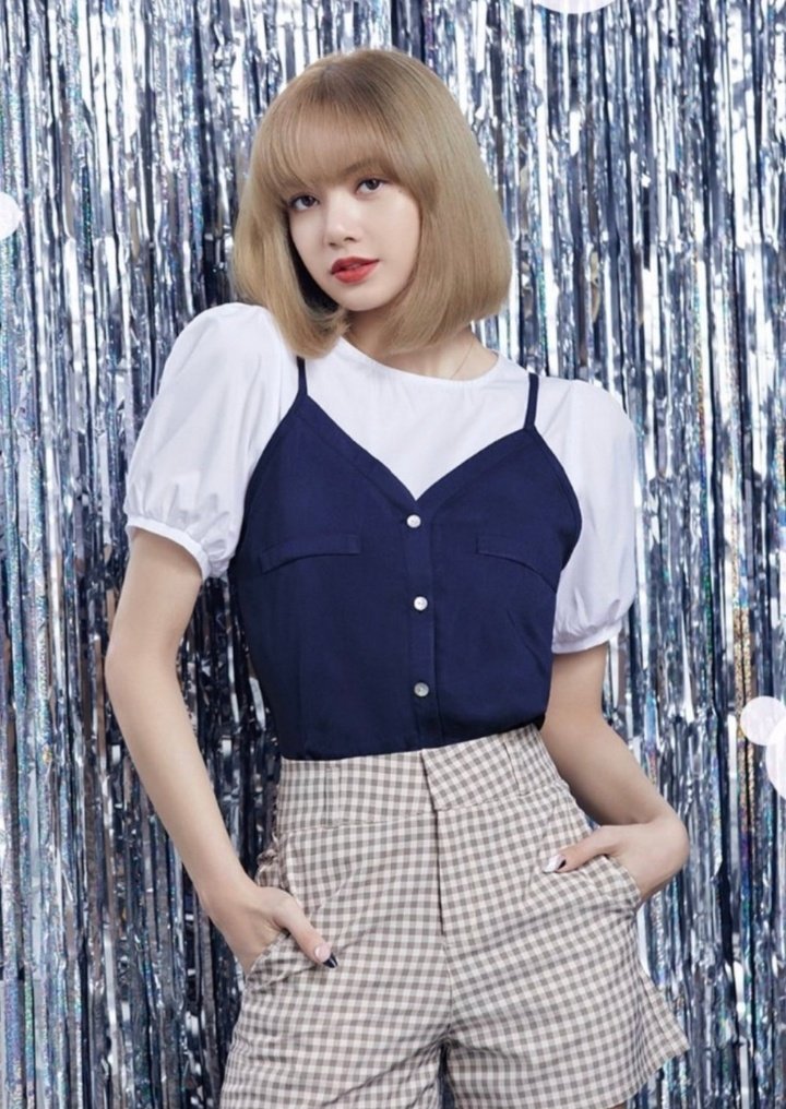 BPInfobrazil's tweet photo. • 📸|-LISA x PENSHOPPE.

@BLACKPINK #LISA https://t.co/ZwF0eQfoRh