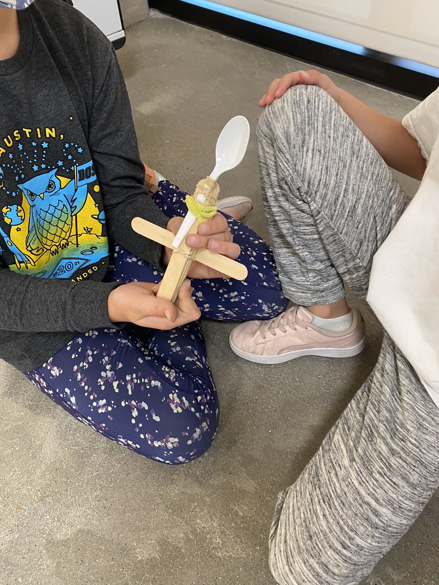 Carroll4thGrade's tweet photo. Force and motion and catapults. @AustinISD_STEM @DossOwls https://t.co/EsC4C4U8bQ