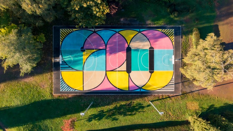 designboom's tweet photo. bold basketball court mural by drukdoenerij puts small town in belgium on the map
https://t.co/Lx9zEqxEpr https://t.co/DZYNmbTtn6